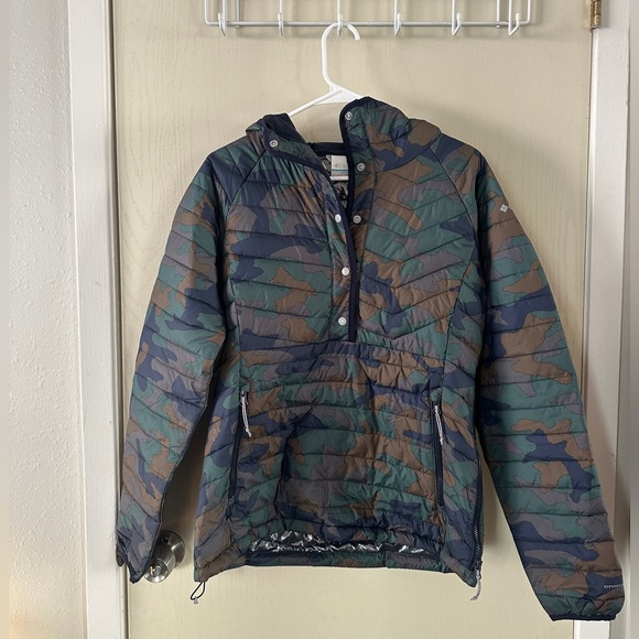 Columbia Camo Puffer Jacket Brand New Small - Picture 4 of 5